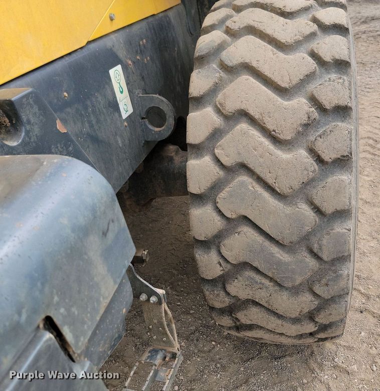 image for item LQ9085 2014 Komatsu WA320-7  wheel loader