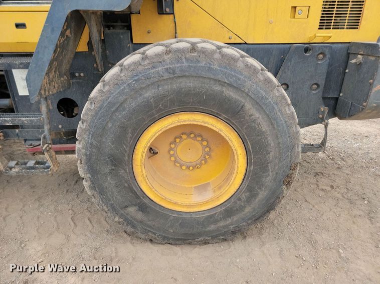 image for item LQ9085 2014 Komatsu WA320-7  wheel loader
