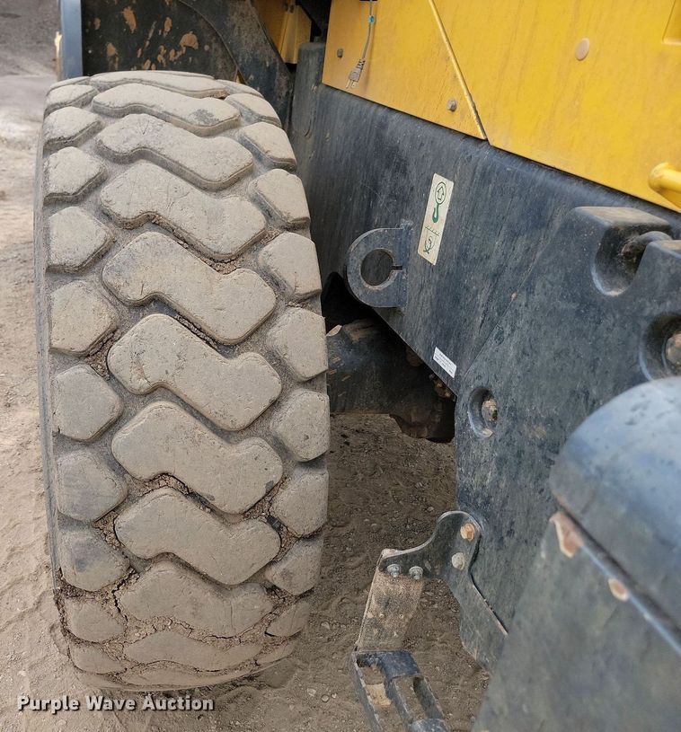 image for item LQ9085 2014 Komatsu WA320-7  wheel loader