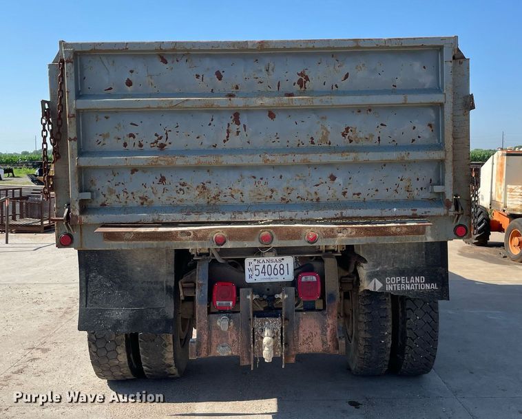 image for item LS9296 1991 Ford F800  dump truck