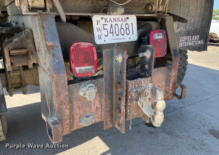 image for item LS9296 1991 Ford F800  dump truck