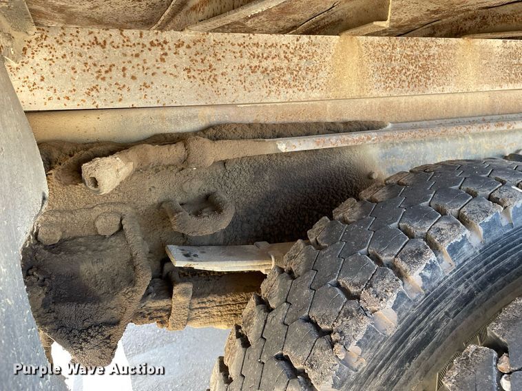 image for item LS9296 1991 Ford F800  dump truck