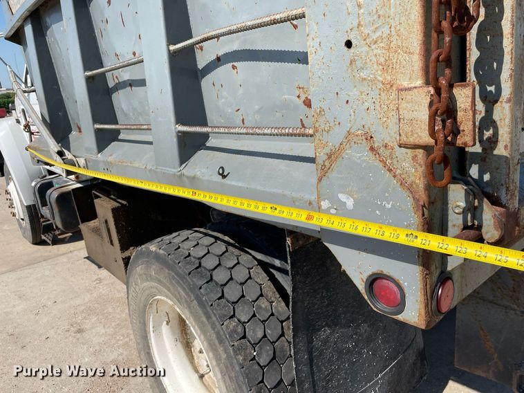 image for item LS9296 1991 Ford F800  dump truck