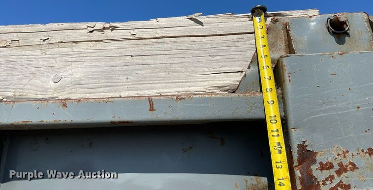 image for item LS9296 1991 Ford F800  dump truck