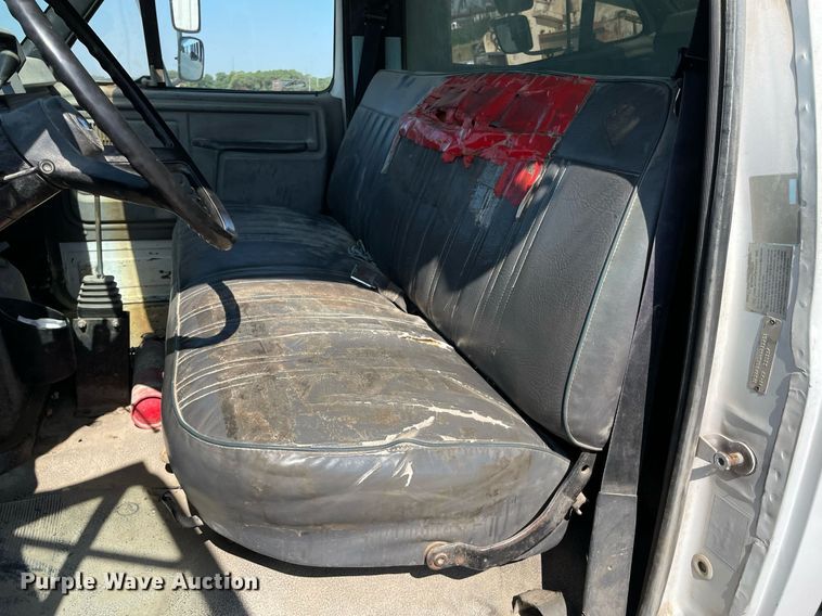 image for item LS9296 1991 Ford F800  dump truck