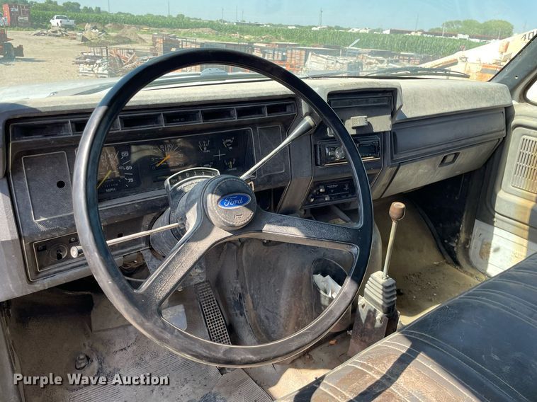 image for item LS9296 1991 Ford F800  dump truck