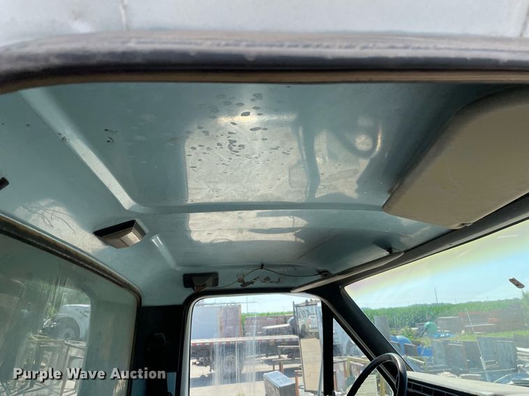 image for item LS9296 1991 Ford F800  dump truck