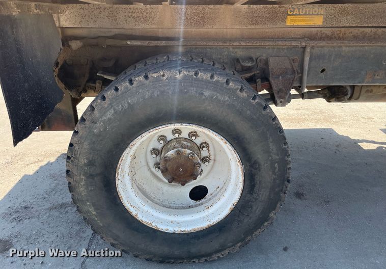 image for item LS9296 1991 Ford F800  dump truck