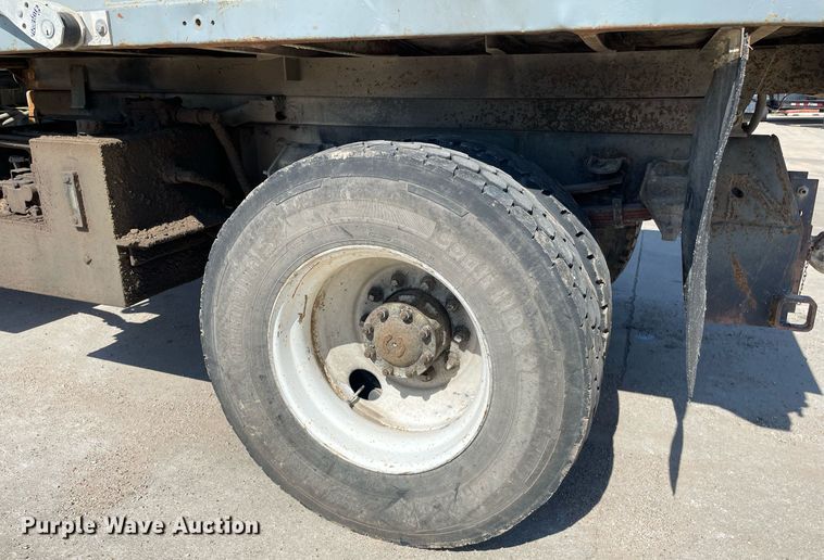 image for item LS9296 1991 Ford F800  dump truck