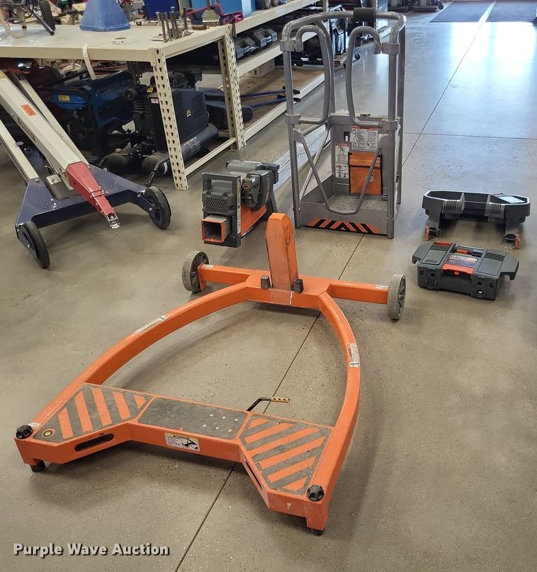 image for item LS9619 JLG FS80 Liftpod  vertical lift