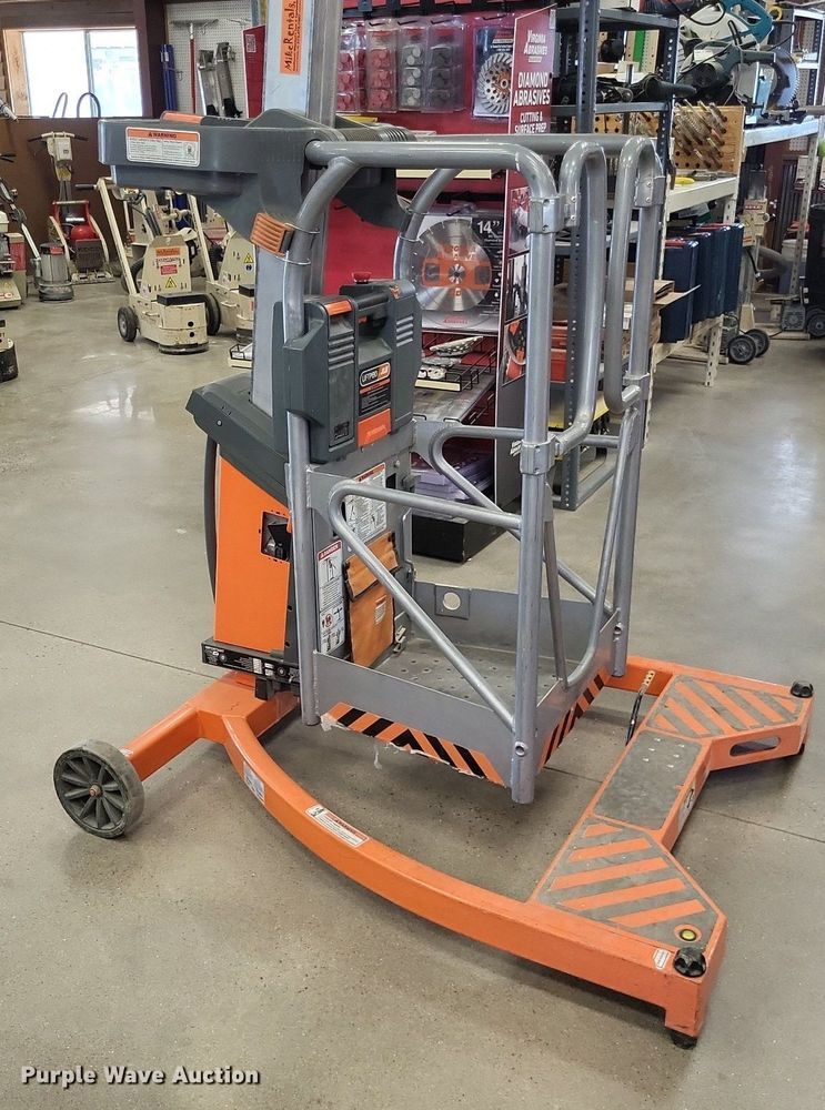 image for item LS9619 JLG FS80 Liftpod  vertical lift
