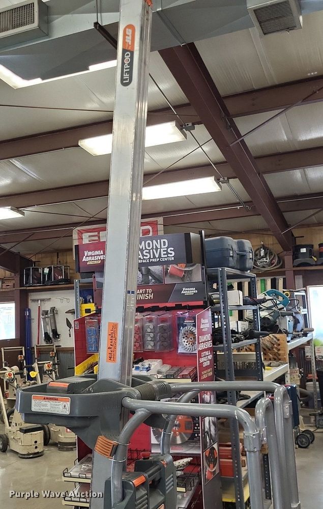 image for item LS9619 JLG FS80 Liftpod  vertical lift