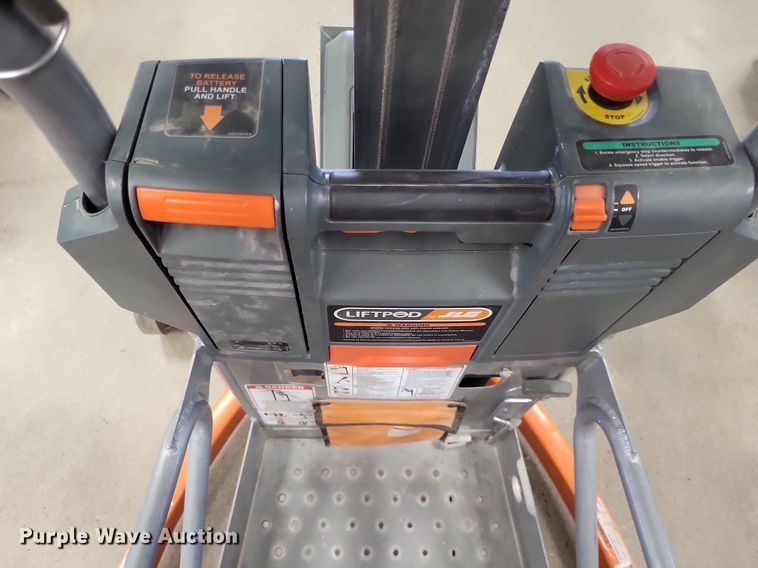 image for item LS9619 JLG FS80 Liftpod  vertical lift