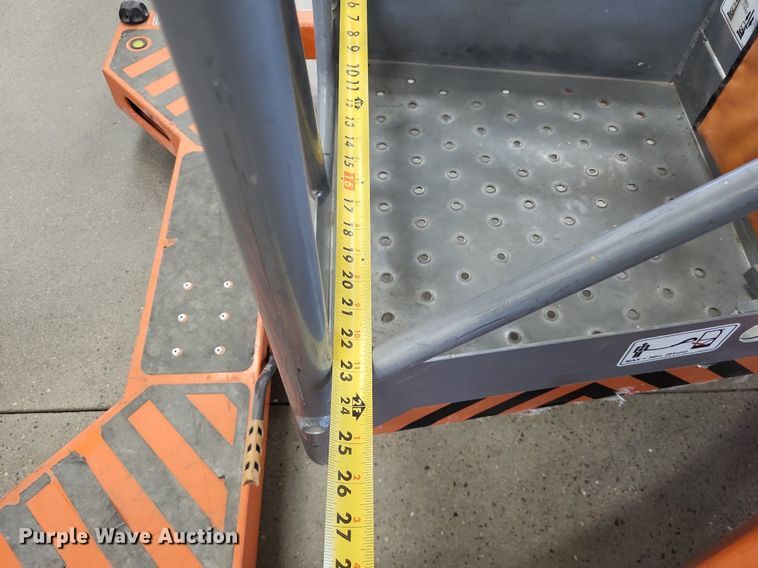 image for item LS9619 JLG FS80 Liftpod  vertical lift