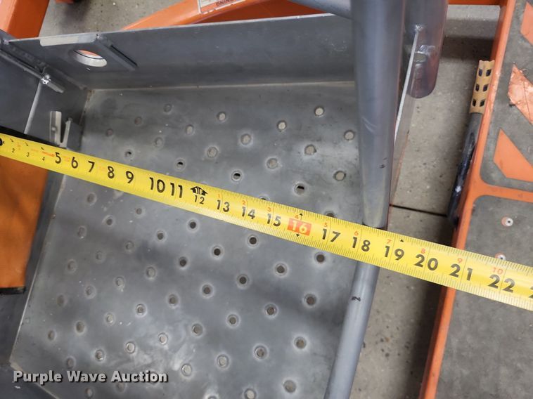 image for item LS9619 JLG FS80 Liftpod  vertical lift