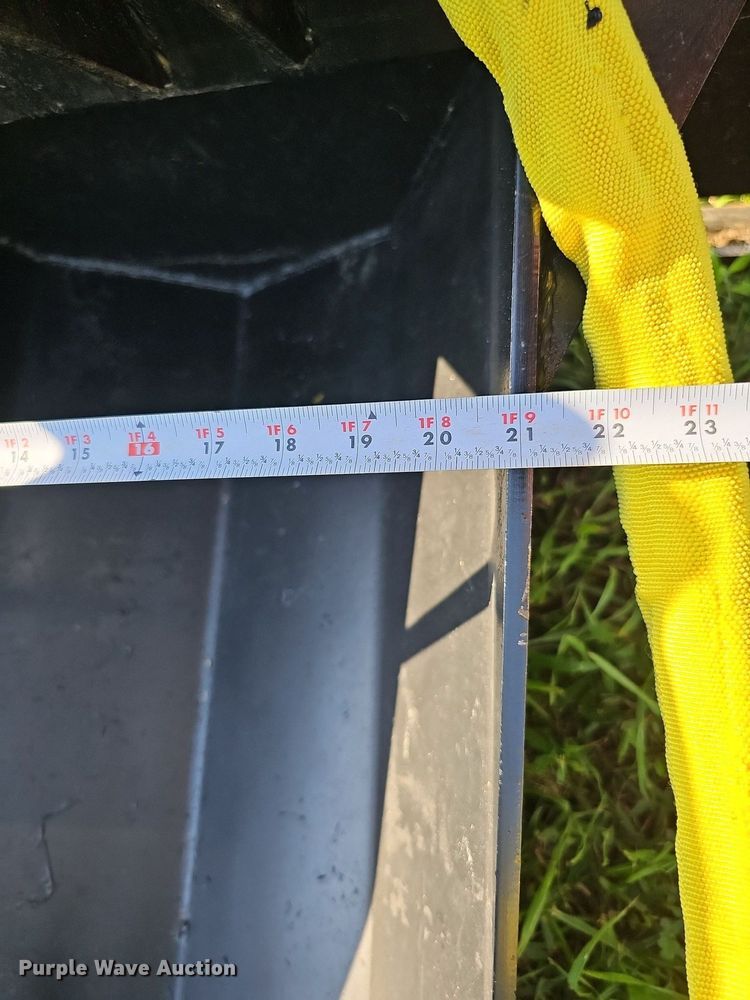 image for item MD9929 Skid steer stump grapple bucket