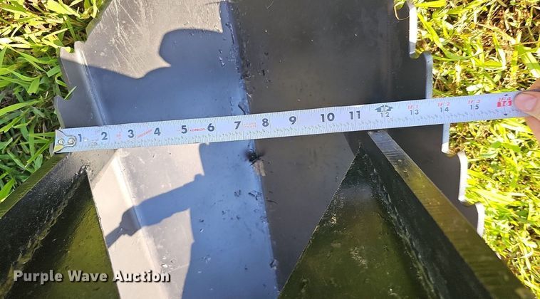 image for item MD9929 Skid steer stump grapple bucket