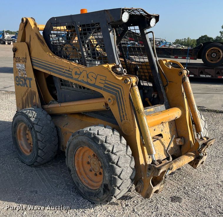 image for item MG9371 1999 Case 95XT  skid steer loader
