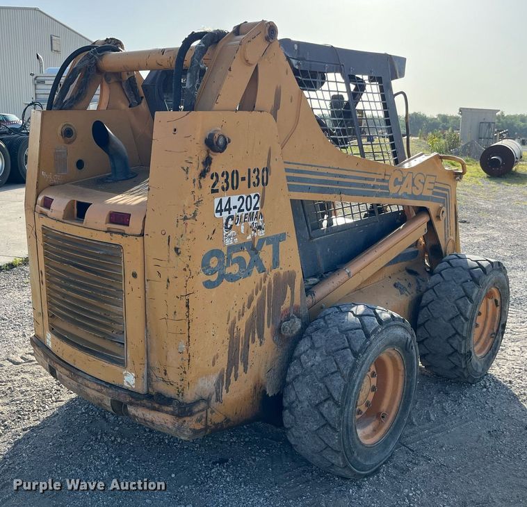 image for item MG9371 1999 Case 95XT  skid steer loader