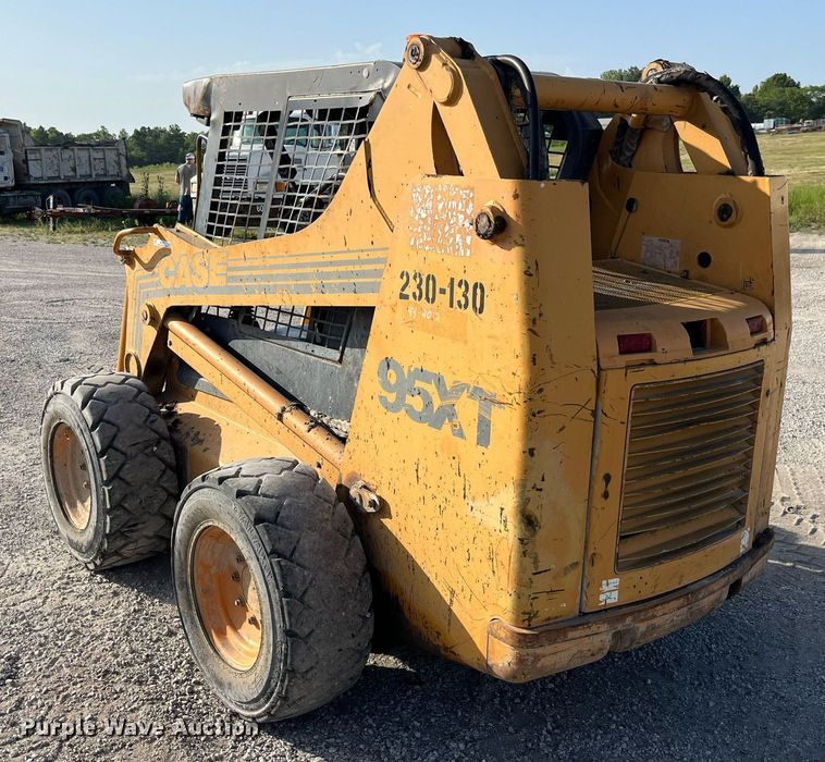 image for item MG9371 1999 Case 95XT  skid steer loader