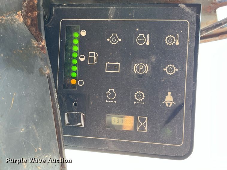 image for item MG9371 1999 Case 95XT  skid steer loader