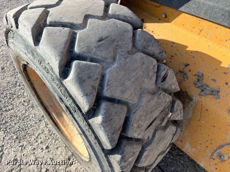 image for item MG9371 1999 Case 95XT  skid steer loader