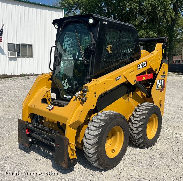 image for item MG9381 2020 Caterpillar 242D3  skid steer loader