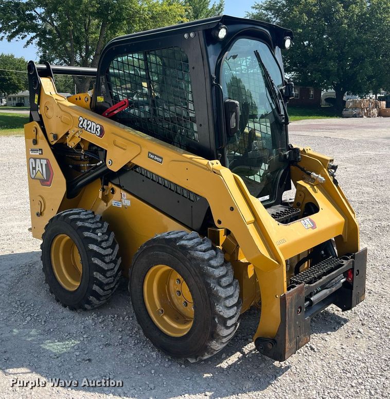 image for item MG9381 2020 Caterpillar 242D3  skid steer loader
