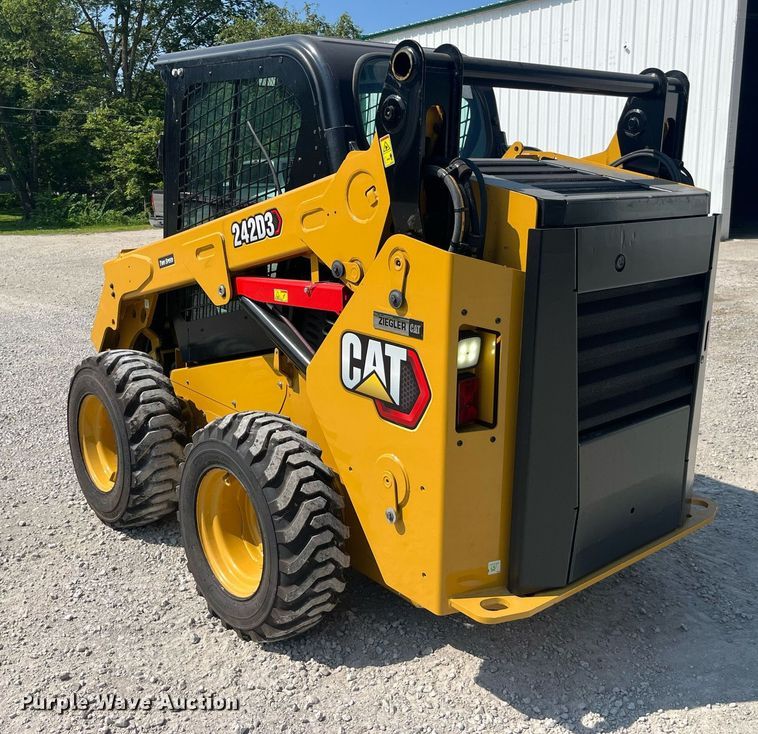 image for item MG9381 2020 Caterpillar 242D3  skid steer loader