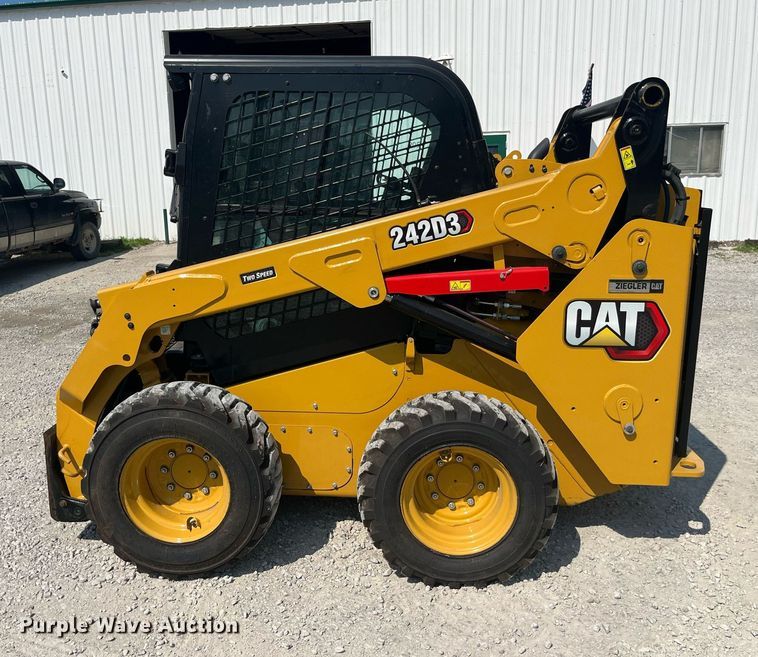 image for item MG9381 2020 Caterpillar 242D3  skid steer loader