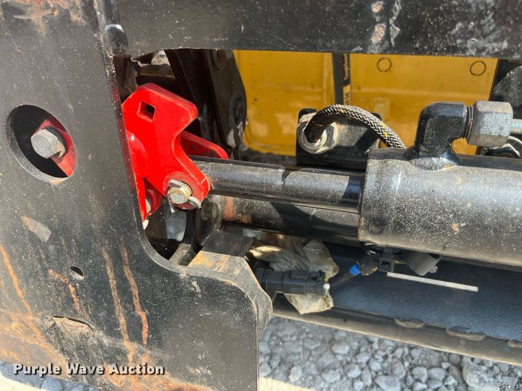 image for item MG9381 2020 Caterpillar 242D3  skid steer loader