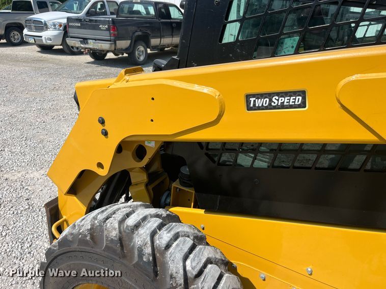 image for item MG9381 2020 Caterpillar 242D3  skid steer loader