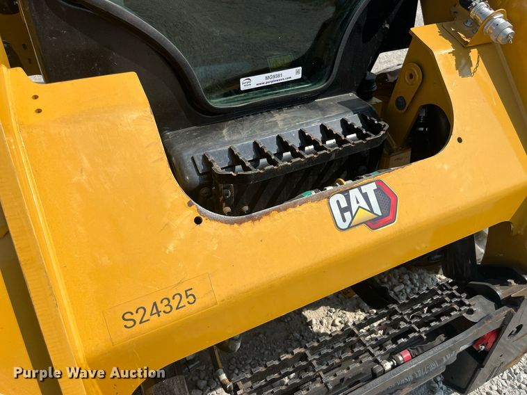 image for item MG9381 2020 Caterpillar 242D3  skid steer loader