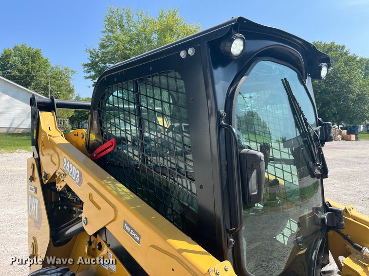 image for item MG9381 2020 Caterpillar 242D3  skid steer loader