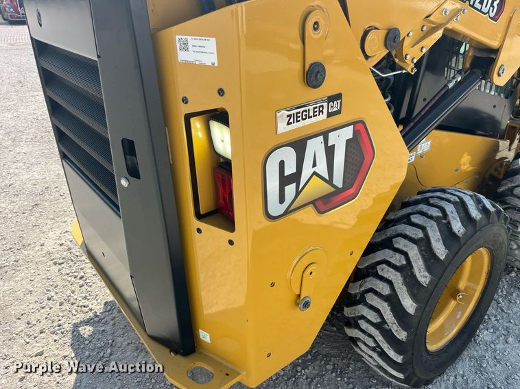 image for item MG9381 2020 Caterpillar 242D3  skid steer loader