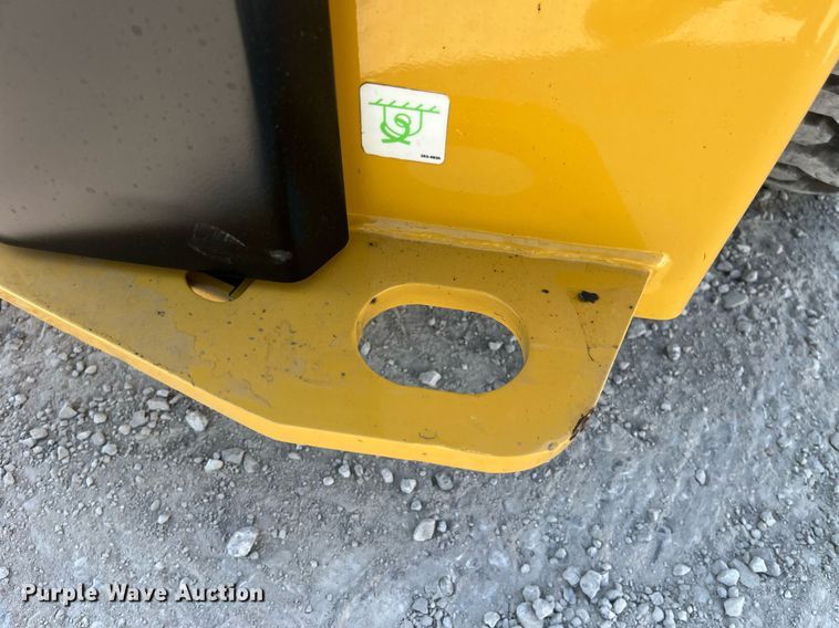 image for item MG9381 2020 Caterpillar 242D3  skid steer loader