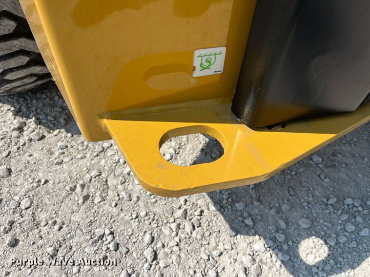 image for item MG9381 2020 Caterpillar 242D3  skid steer loader