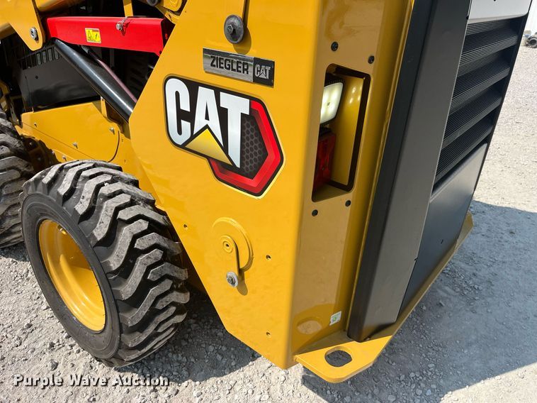 image for item MG9381 2020 Caterpillar 242D3  skid steer loader