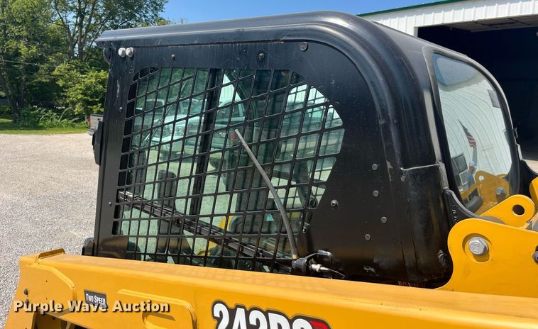 image for item MG9381 2020 Caterpillar 242D3  skid steer loader