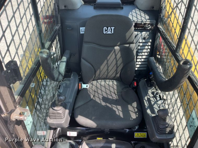 image for item MG9381 2020 Caterpillar 242D3  skid steer loader