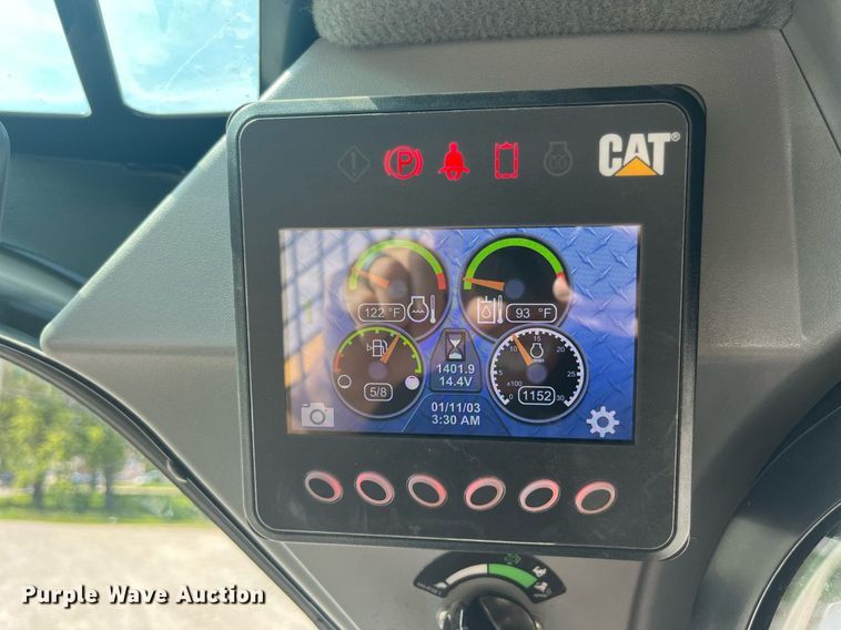 image for item MG9381 2020 Caterpillar 242D3  skid steer loader