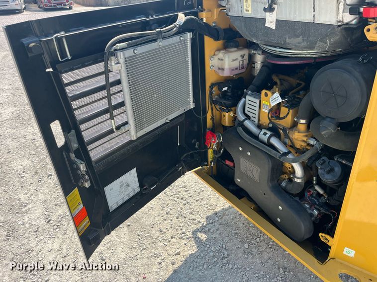 image for item MG9381 2020 Caterpillar 242D3  skid steer loader