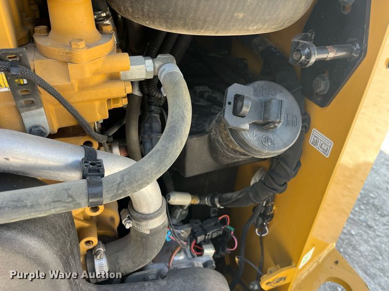 image for item MG9381 2020 Caterpillar 242D3  skid steer loader