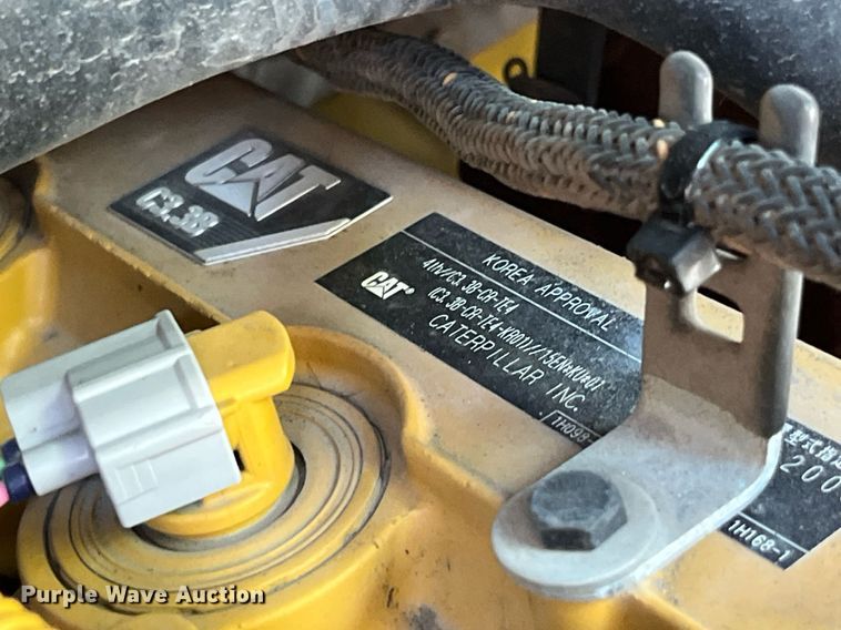 image for item MG9381 2020 Caterpillar 242D3  skid steer loader