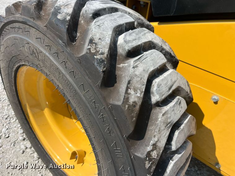 image for item MG9381 2020 Caterpillar 242D3  skid steer loader