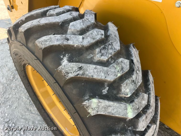 image for item MG9381 2020 Caterpillar 242D3  skid steer loader