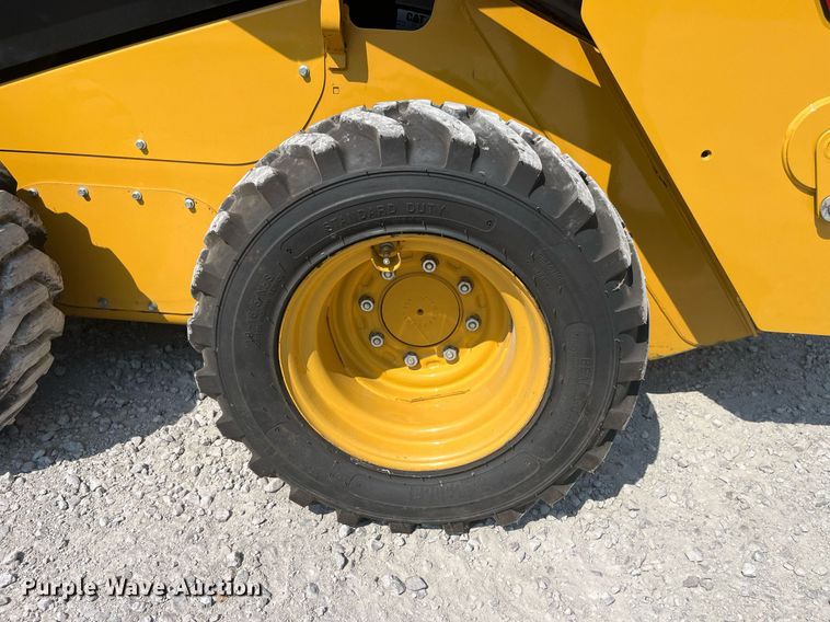 image for item MG9381 2020 Caterpillar 242D3  skid steer loader