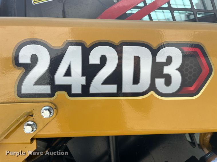 image for item MG9381 2020 Caterpillar 242D3  skid steer loader