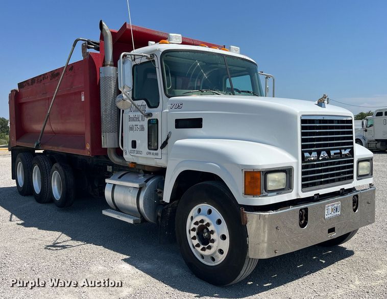 image for item MG9383 2007 Mack CHN613  dump truck