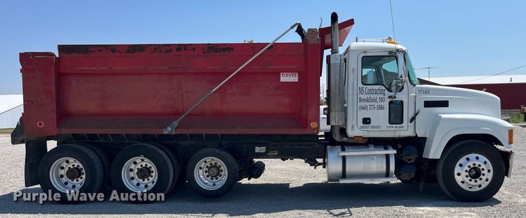 image for item MG9383 2007 Mack CHN613  dump truck